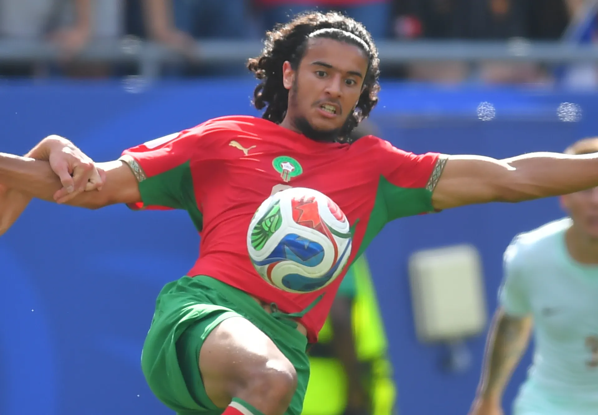 Ayyoub Bouaddi Joins Manchester City for €100 Million: Impact and Profile