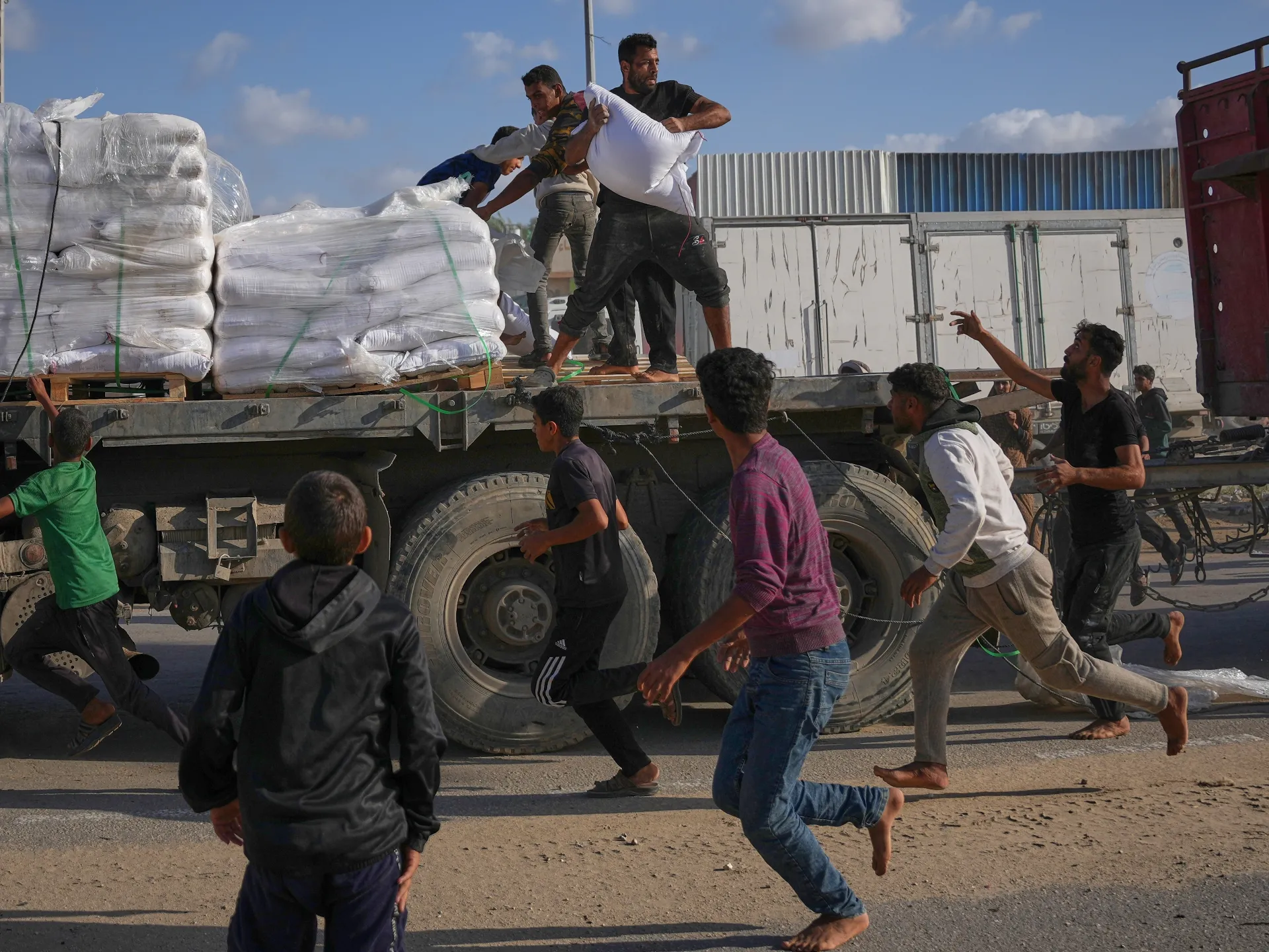 Challenges Impede Aid Delivery to Those in Need Within Gaza