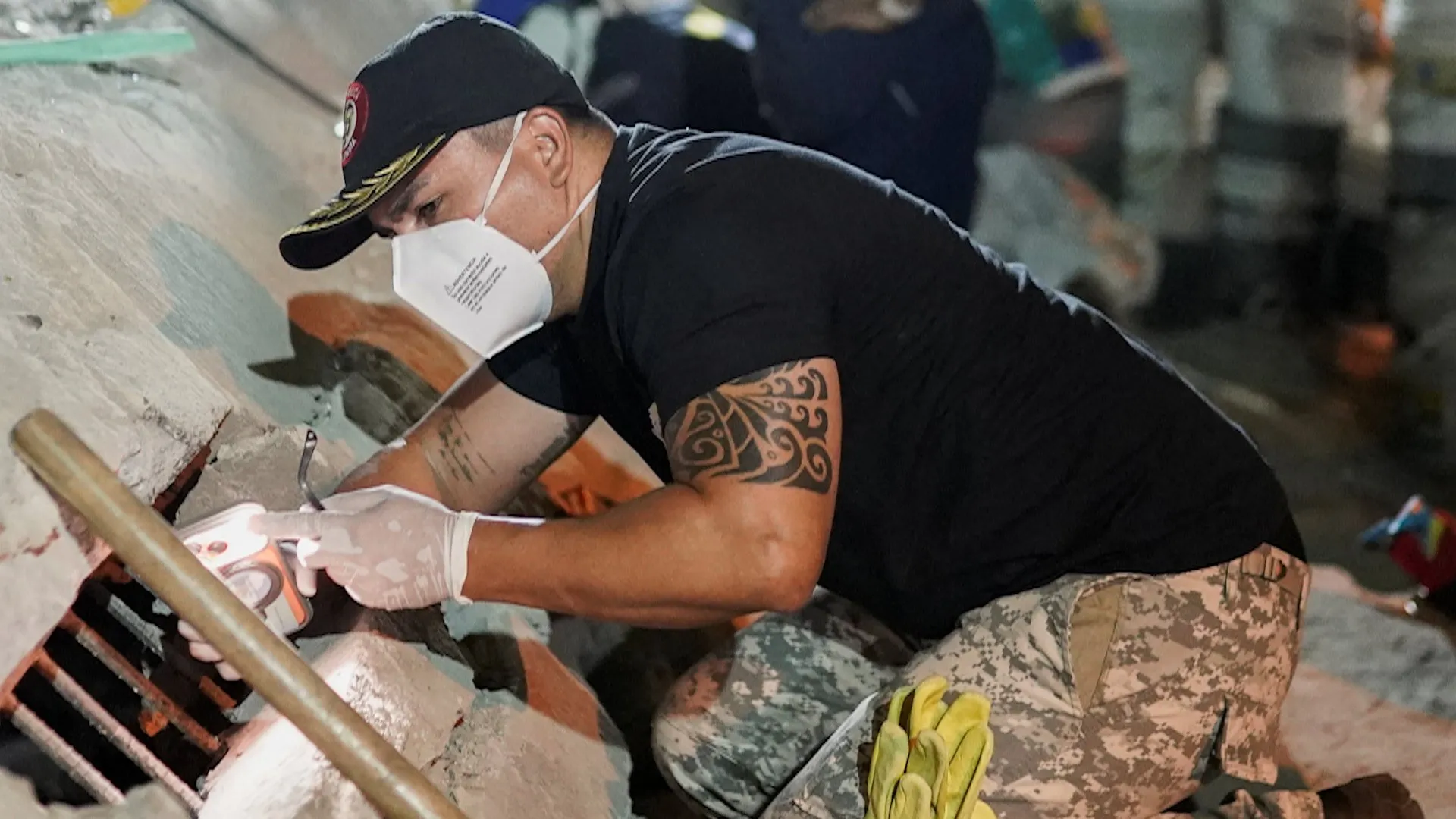 Colombian Woman Survives 36 Hours Trapped After Magnitude 7.4 Earthquake