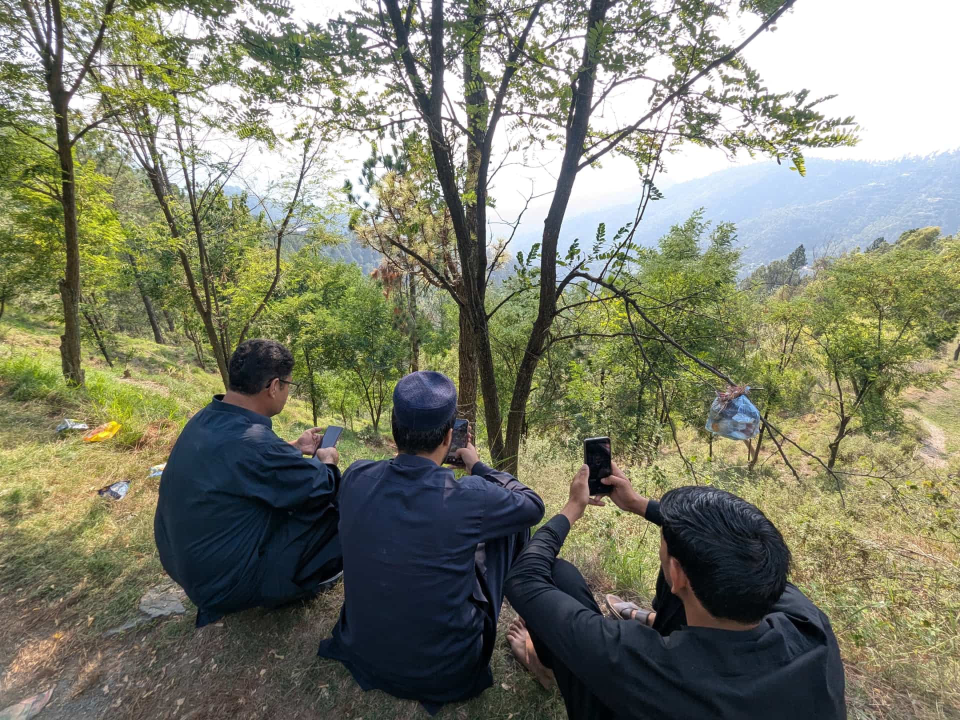 Disruptions and Discontent Grips Pakistan-Administered Kashmir Amidst Protests and Internet Blackout