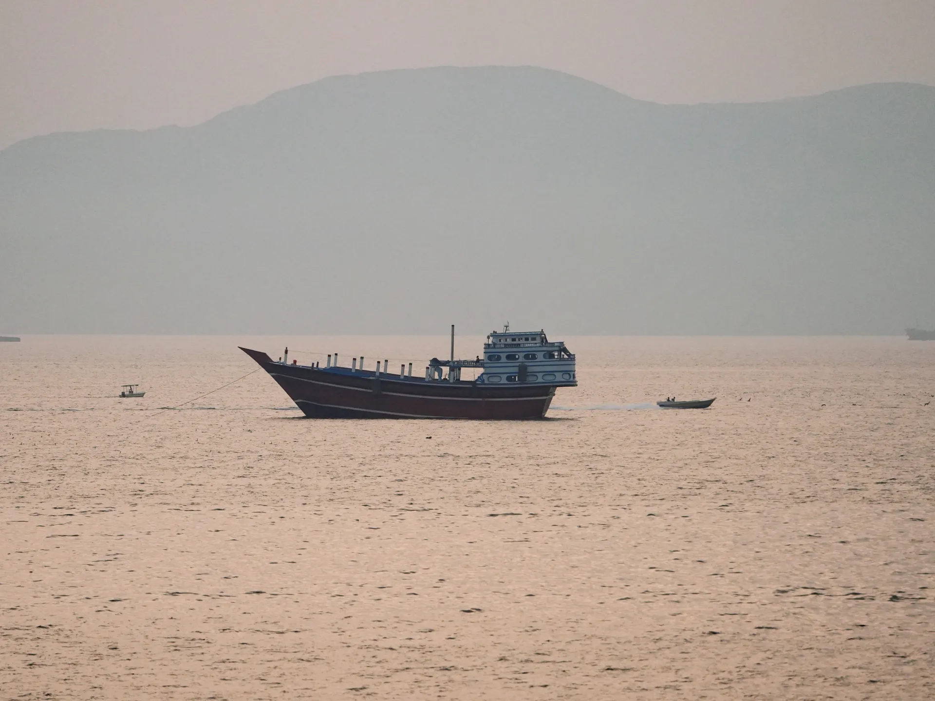 Escalating Tensions: US and Iran Exchange Strikes Amidst Strait of Hormuz Incidents