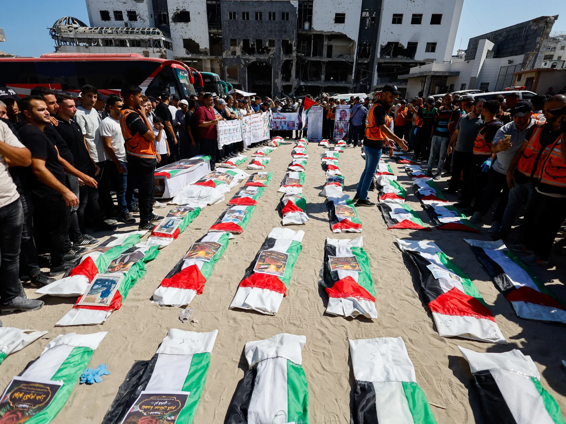 Gaza Buries 50 Victims Recovered from Rubble as Mass Funerals Continue Amid Ongoing Conflict