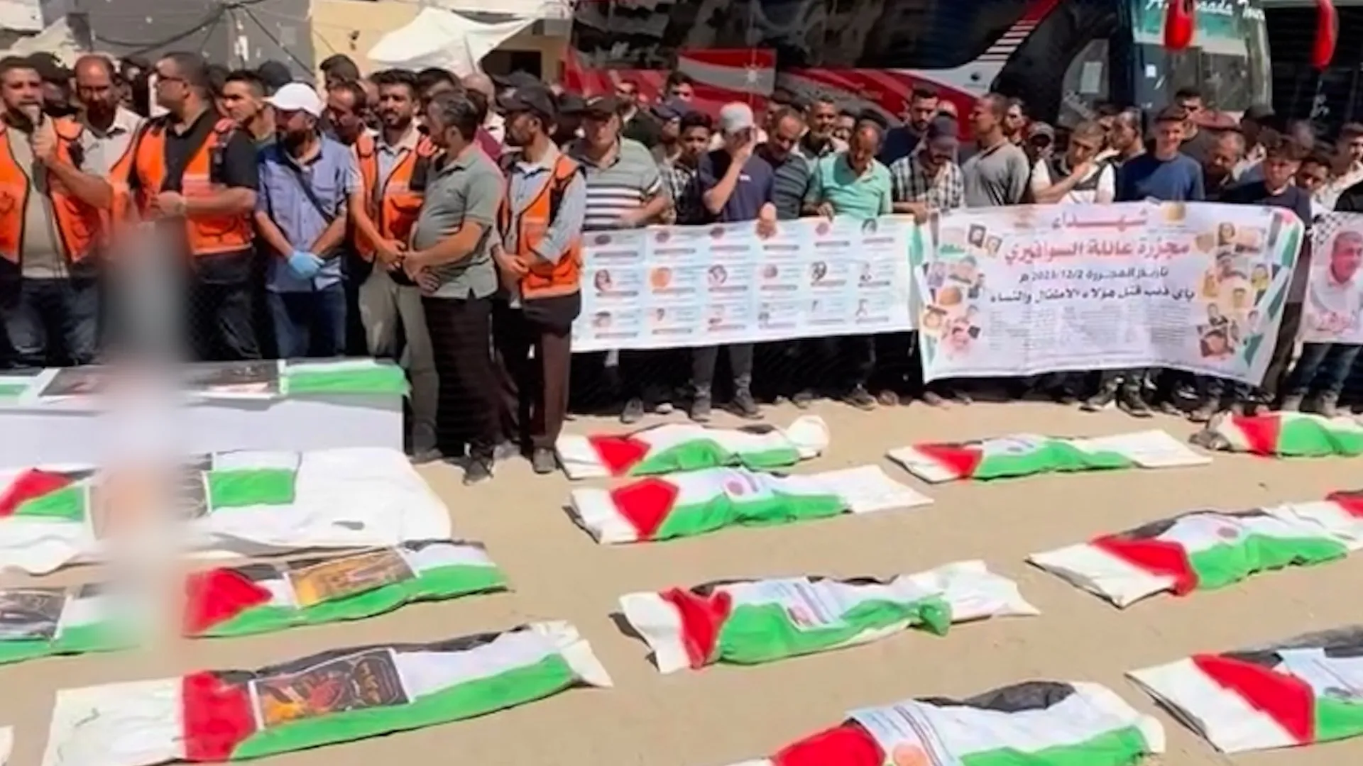 Gaza Mourns 50 Palestinians Pulled from Destruction as Machinery Blockade Persists