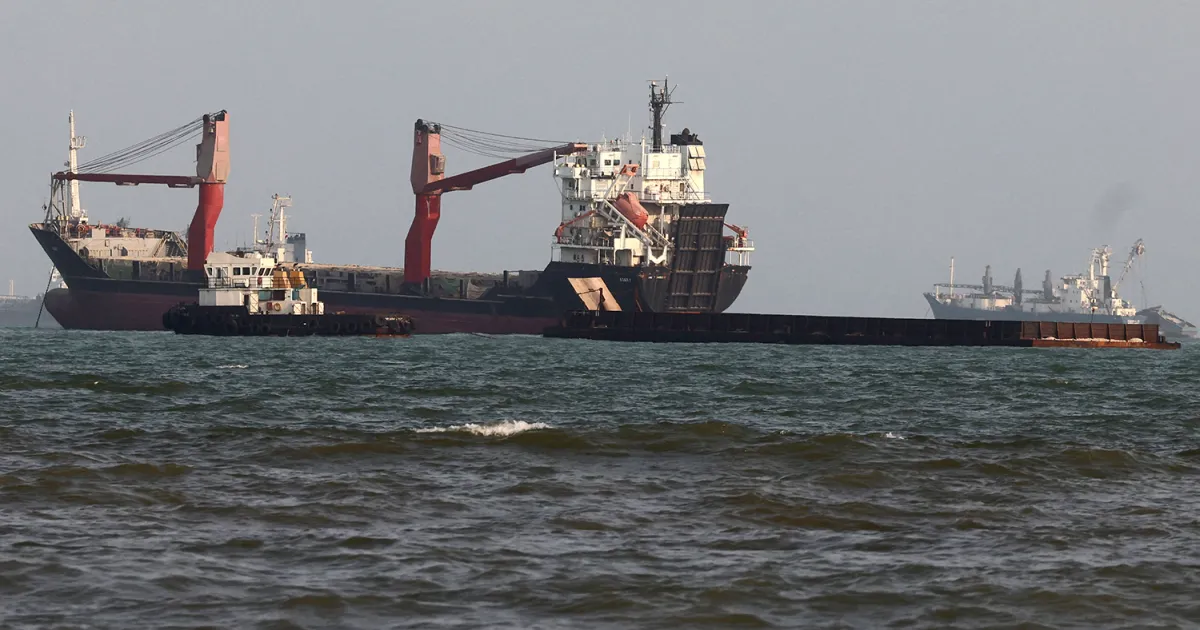 Iran Rejects US Claims on Hormuz Control Amid Stalled Peace Efforts