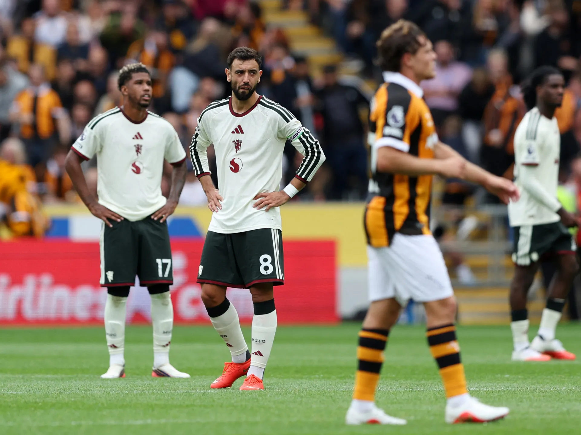 Manchester United Suffer Shock Opening-Day Loss to Promoted Hull City