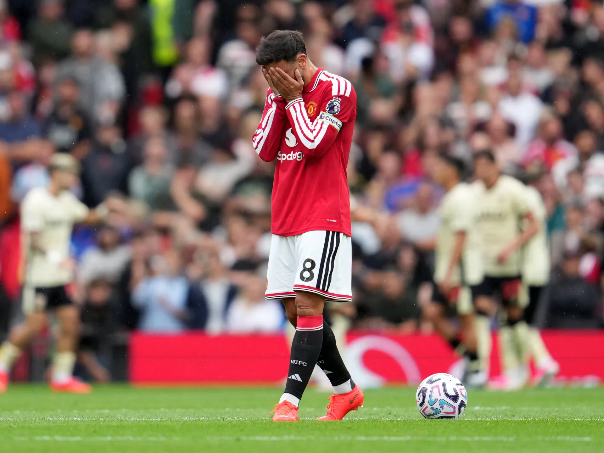 Manchester United vs Ipswich Town: Live Premier League Action at Old Trafford