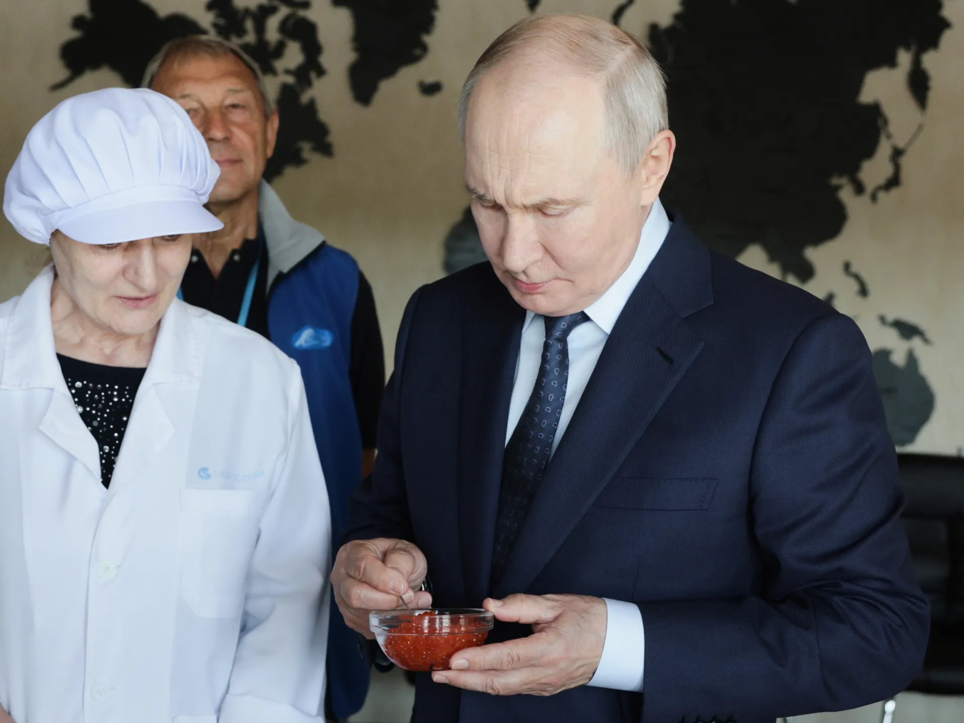 Russia Objects to Japanese PM's Remarks Following Putin's Kuril Islands Visit