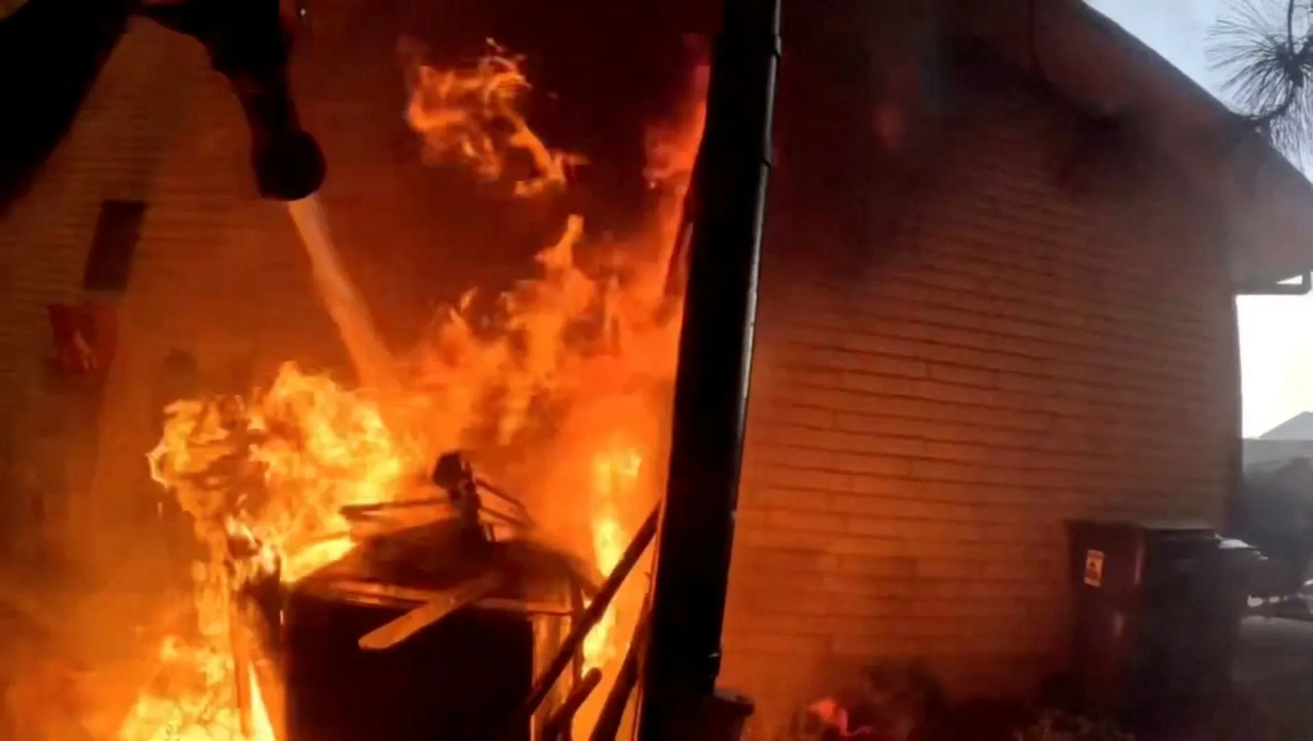 Spokane Wildfires: Firefighters Combat Extensive Blazes Amid Evacuations