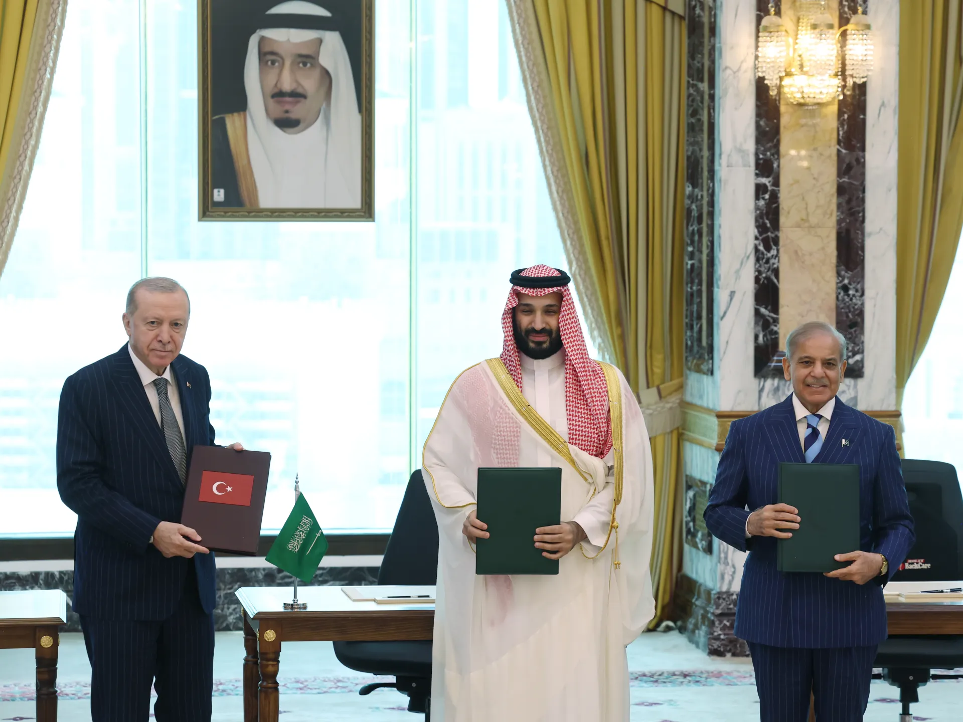 Trilateral Defense Pact Forged by Saudi Arabia, Pakistan, and Turkiye Amid Regional Instability