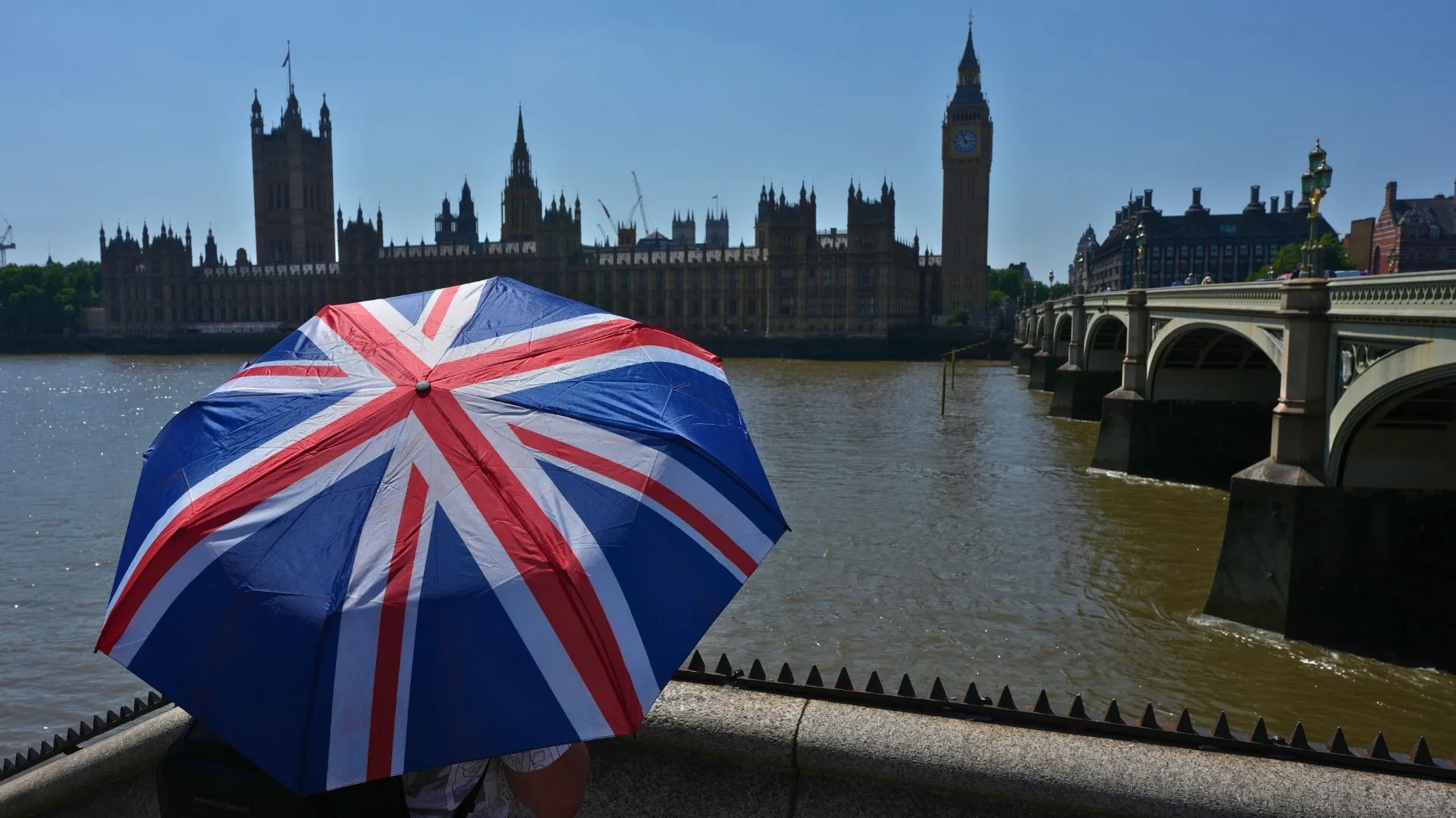 UK Experiences Significant Mortality Increase During Early Summer Heatwaves