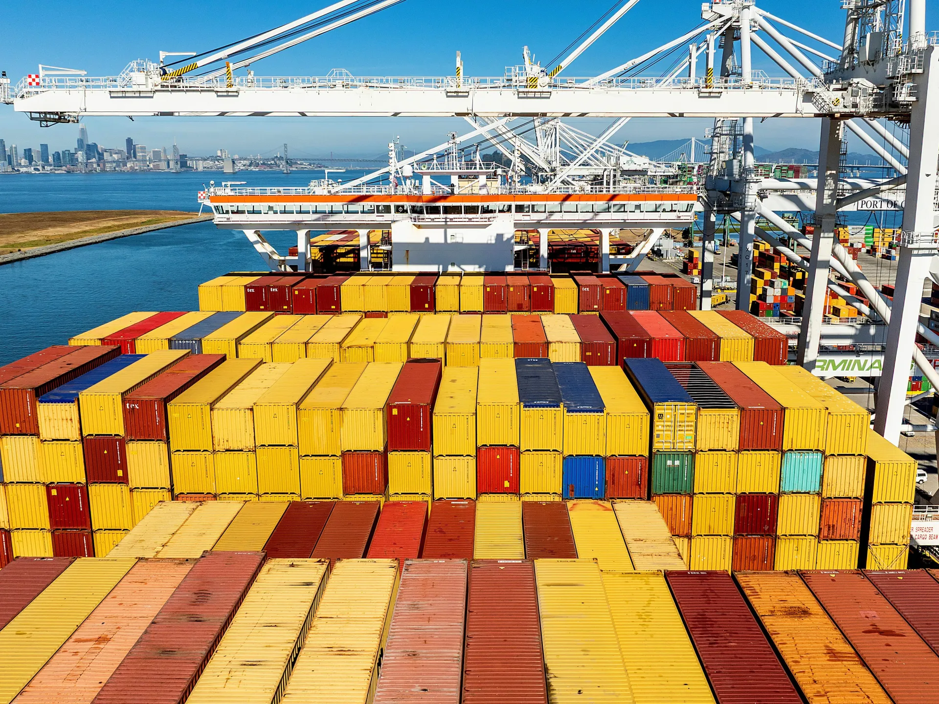 US Administration Alleges Widespread Scheme to Circumvent China Tariffs, Citing Billions in Lost Revenue