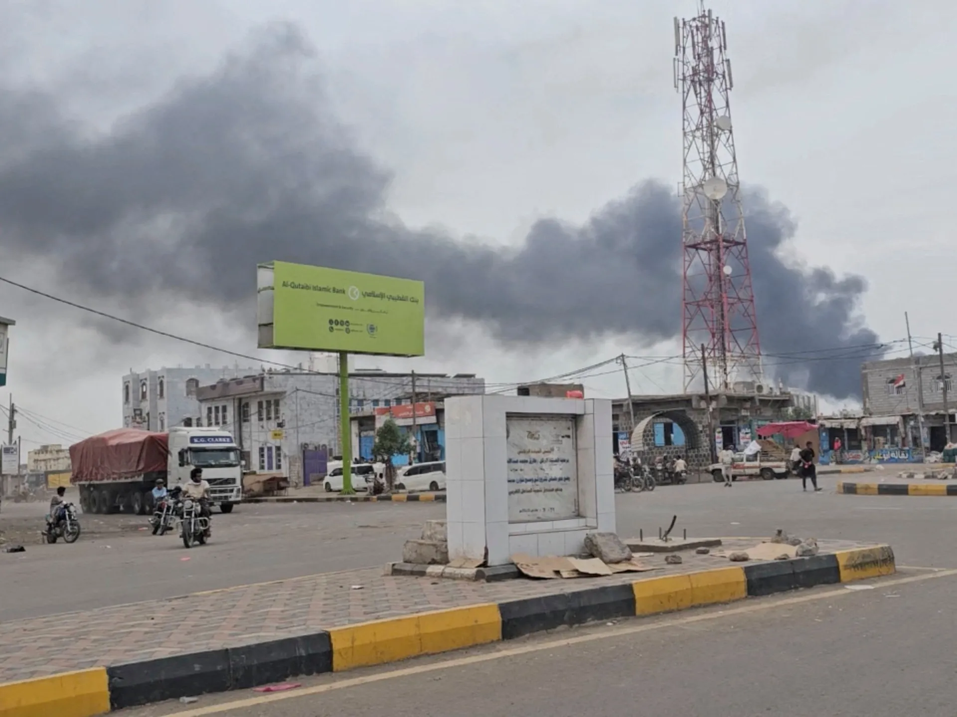Yemeni Government Forces Repel Houthi Assault in Taiz Amid Heightened Tensions