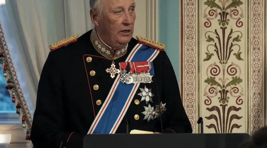 King Harald V of Norway's 'Extremely Serious' Condition: An Overview