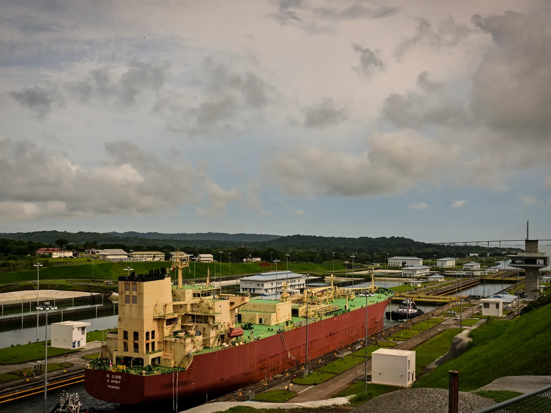 Panama Canal restrictions amid Hormuz crisis: trade effects 2026
